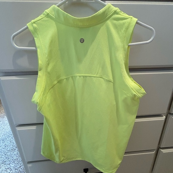 Front-Zip Mockneck Tennis Tank Top - Picture 4 of 10